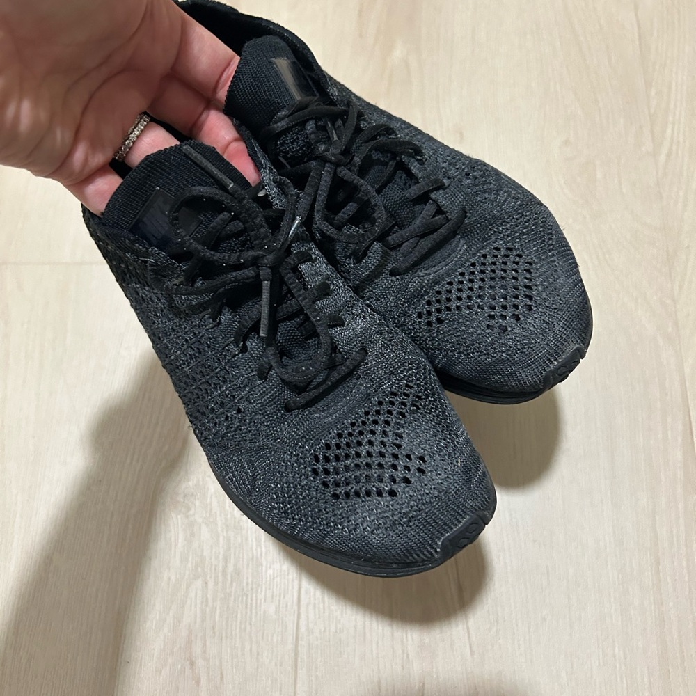Nike Fly Knit Sneakers